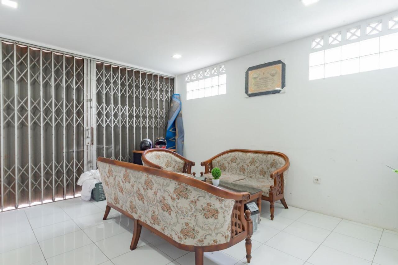 Reddoorz Syariah Near Rs Hermina Sukabumi Exterior photo