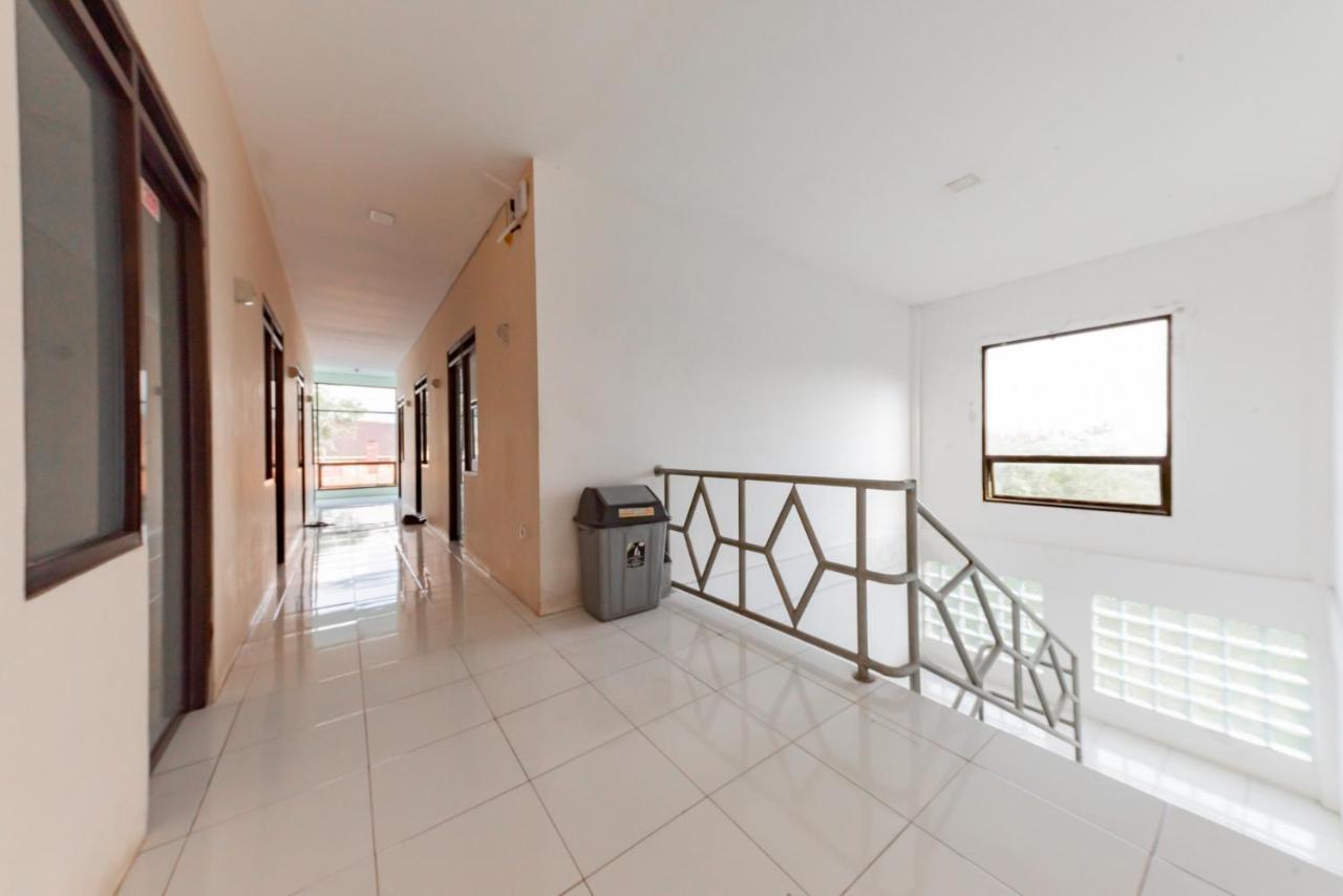 Reddoorz Syariah Near Rs Hermina Sukabumi Exterior photo