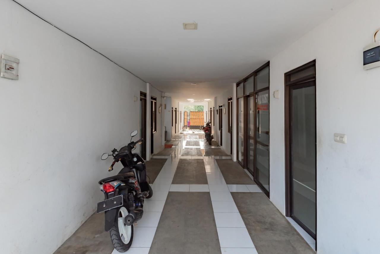 Reddoorz Syariah Near Rs Hermina Sukabumi Exterior photo
